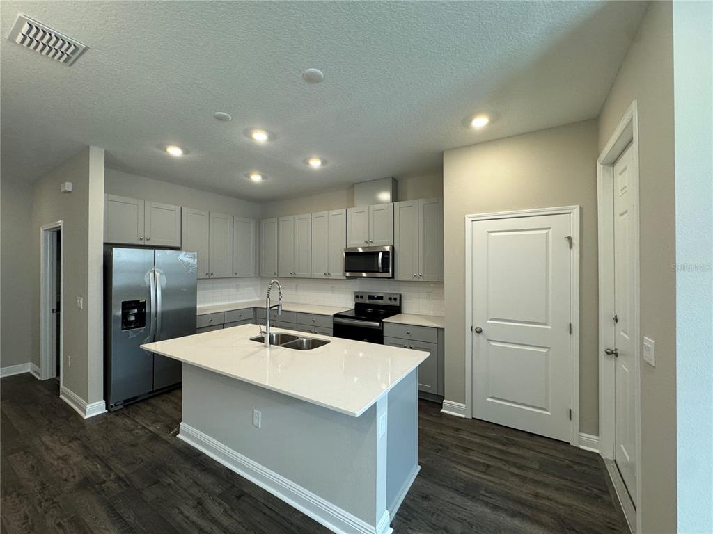 16362 Hamlin Hills Road Winter Garden, FL 34787 - Photo 7 of 31