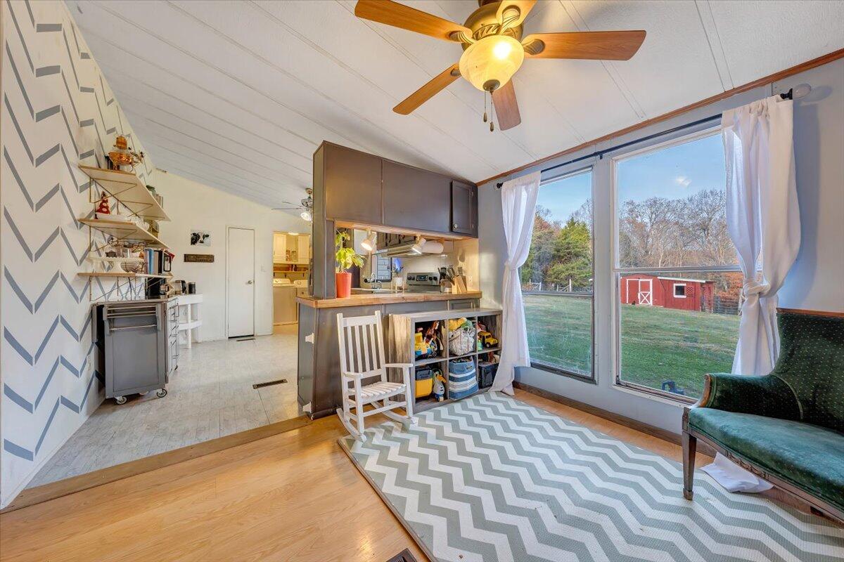 1290 Shoulder Run Road Moneta, VA 24121 - Photo 14 of 29 15-MIB08823