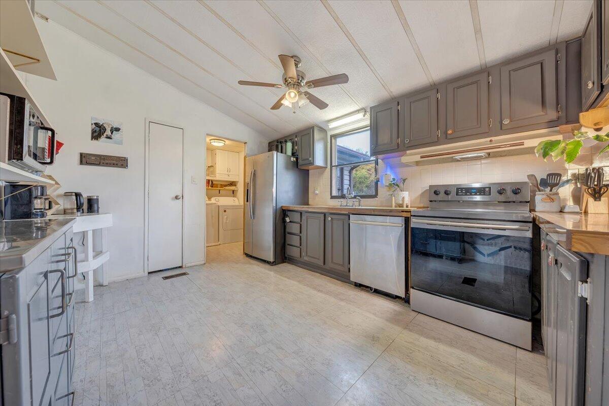 1290 Shoulder Run Road Moneta, VA 24121 - Photo 5 of 29 05-MIB08790