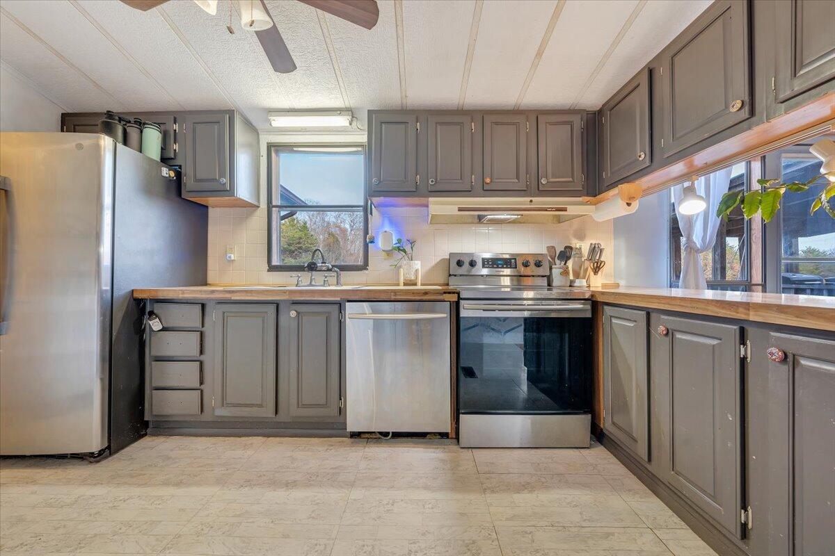 1290 Shoulder Run Road Moneta, VA 24121 - Photo 8 of 29 08-MIB08802