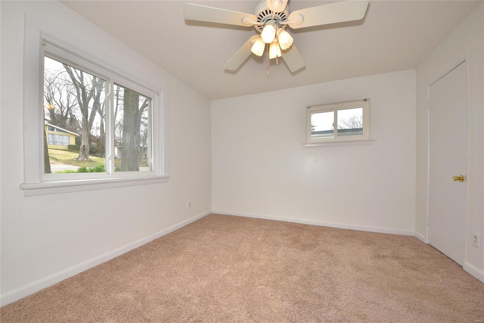 229 Ballwin Avenue Ballwin, MO 63021 - Photo 12 of 27 Gallery Image 12