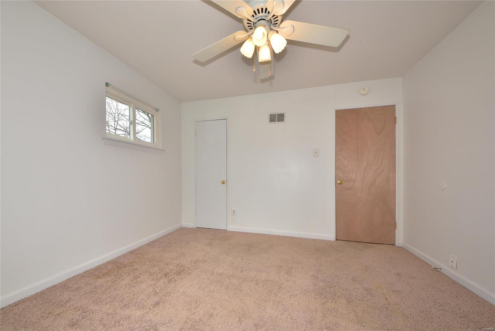 229 Ballwin Avenue Ballwin, MO 63021 - Photo 13 of 27 Gallery Image 13