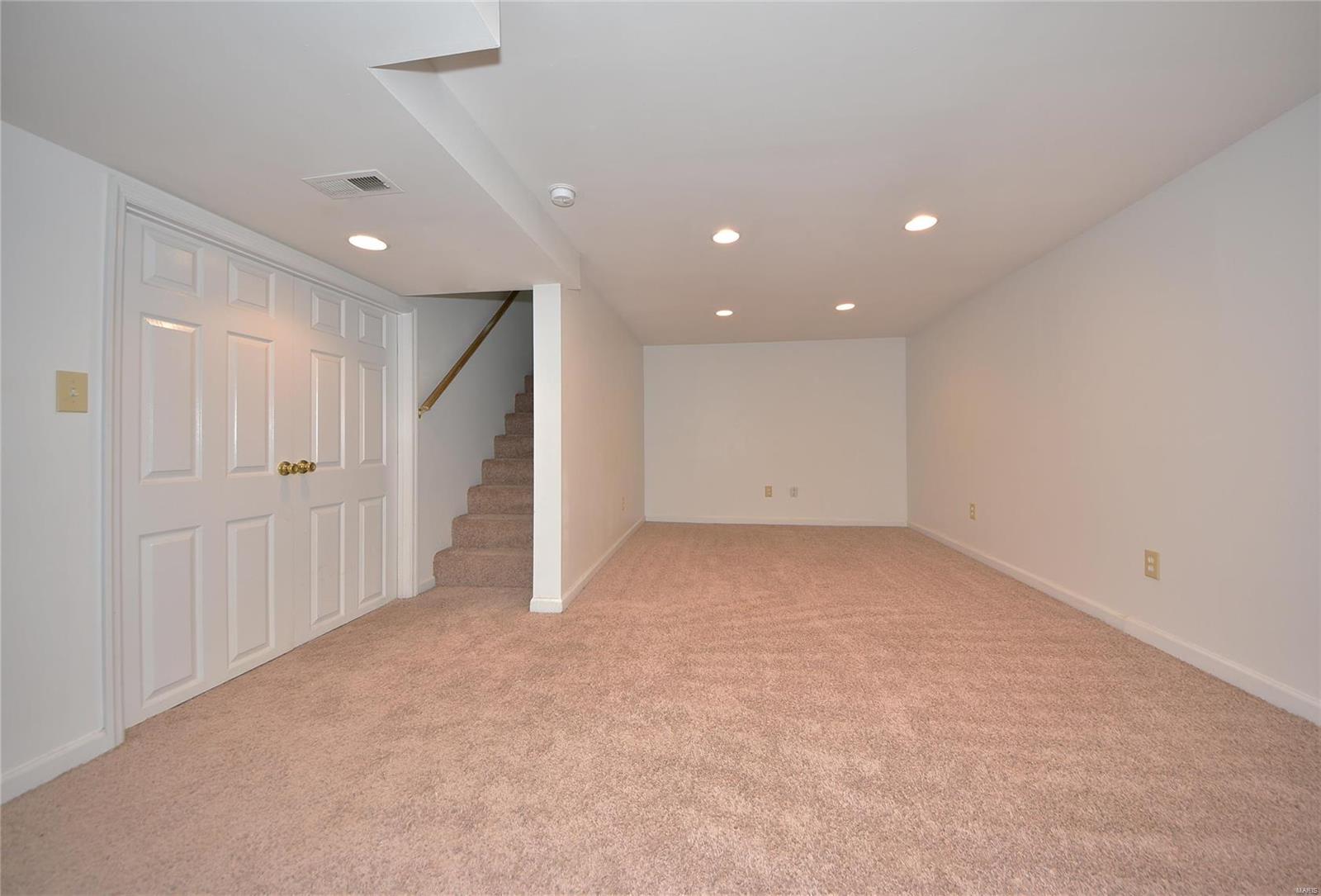 229 Ballwin Avenue Ballwin, MO 63021 - Photo 20 of 27 Gallery Image 20