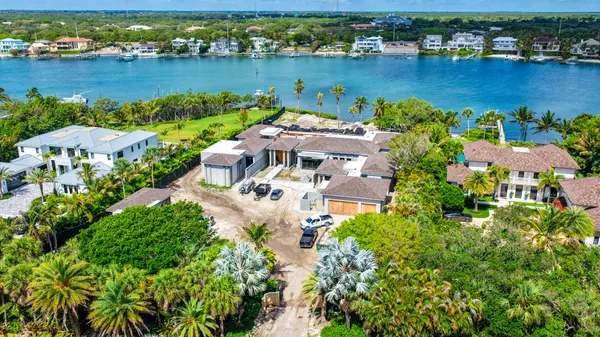 $45,000,000 | 508 South Beach Road, Jupiter Island, FL 33455