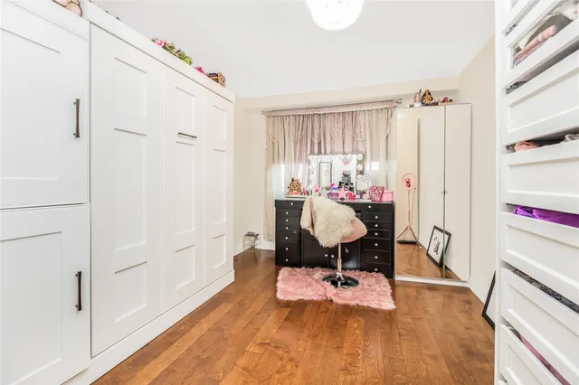 $375,000 | 825 Morrison Avenue, Unit 19C | Soundview