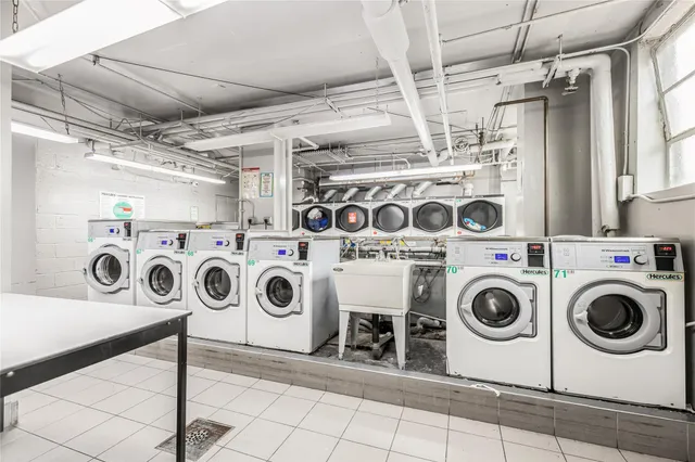 $375,000 | 825 Morrison Avenue, Unit 19C | Soundview