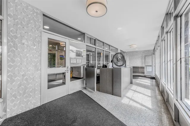 $375,000 | 825 Morrison Avenue, Unit 19C | Soundview