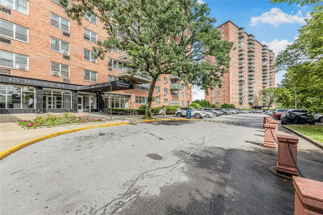 $375,000 | 825 Morrison Avenue, Unit 19C | Soundview