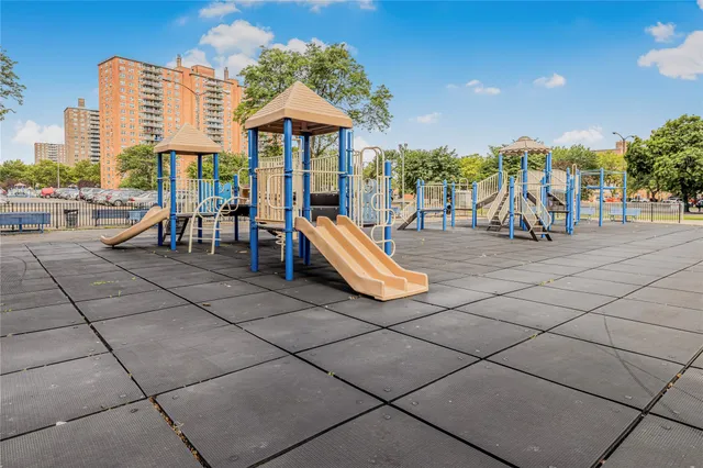 $375,000 | 825 Morrison Avenue, Unit 19C | Soundview