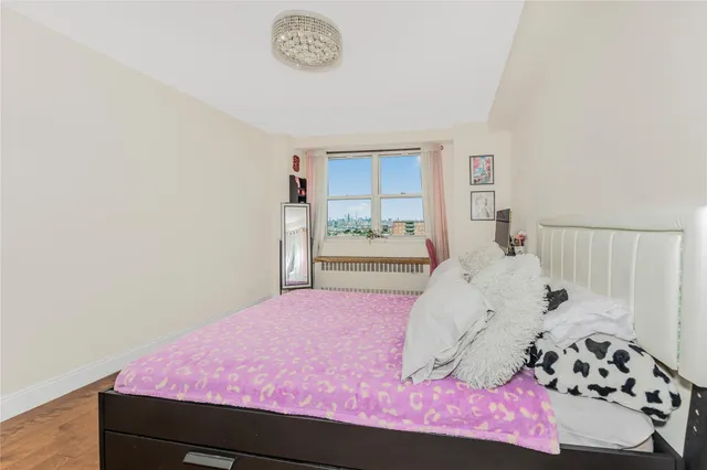 $375,000 | 825 Morrison Avenue, Unit 19C | Soundview