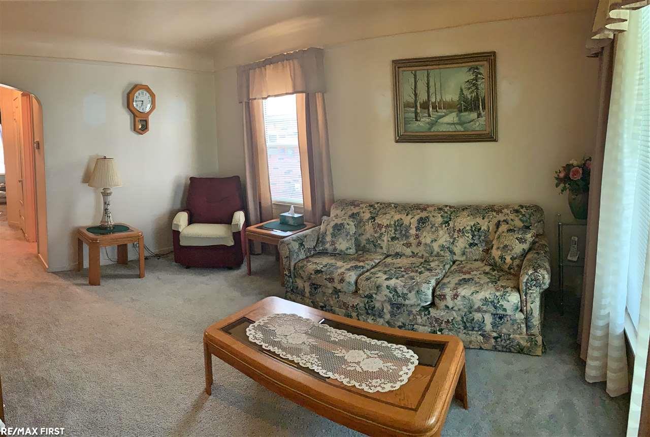 29911 Kelly Road Roseville, MI 48066 - Photo 9 of 17 31386063-8.JPG