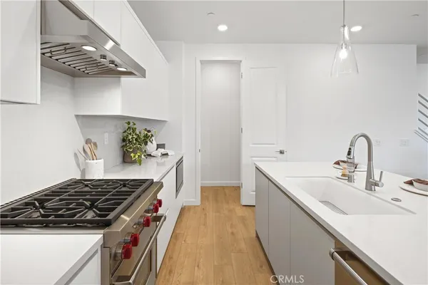 $998,000 | 2352 Channel Drive, Unit 101, Ventura, CA 93003