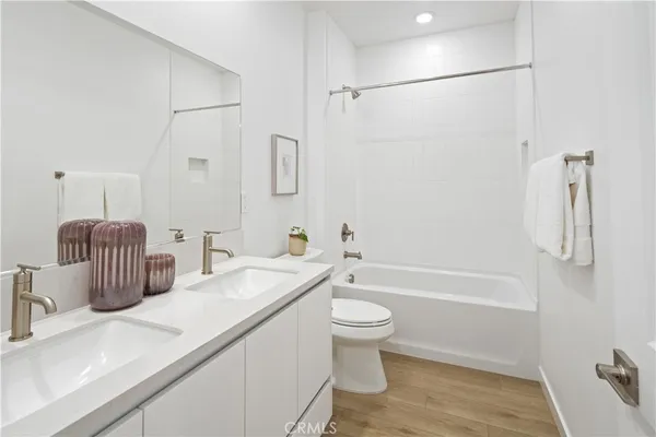 $998,000 | 2352 Channel Drive, Unit 101, Ventura, CA 93003