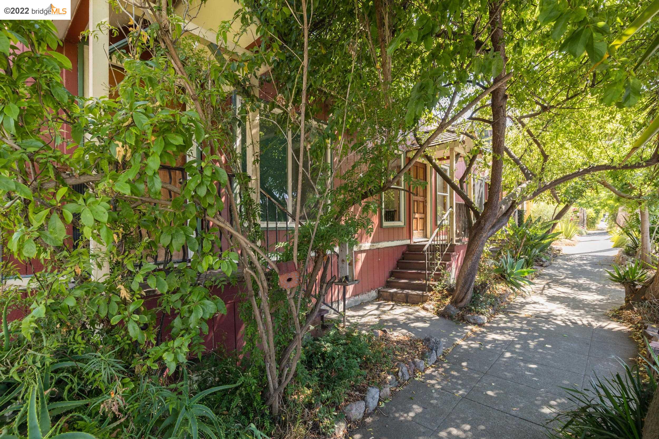 a view of a outdoor space