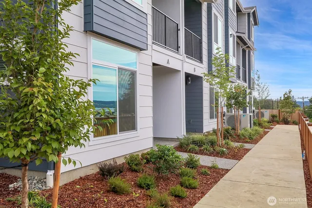 $729,950 | 3620 West Mukilteo Boulevard, Unit G, Everett, WA 98203