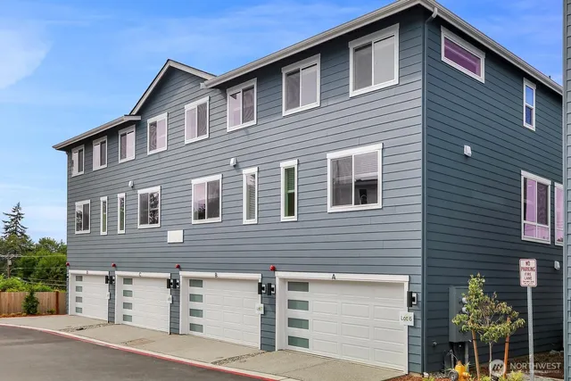 $729,950 | 3620 West Mukilteo Boulevard, Unit G, Everett, WA 98203