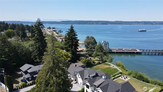 $729,950 | 3620 West Mukilteo Boulevard, Unit G, Everett, WA 98203