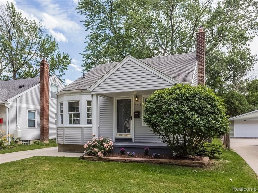 2211 Columbia Road Berkley, MI 48072 - Photo 3 of 44