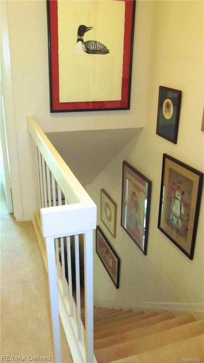 1578 Ravine Lane Rochester, MI 48306 - Photo 14 of 26 Upper Level Hallway