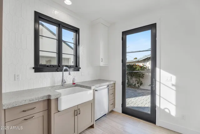 $9,950 | 4901 East Amelia Avenue, Phoenix, AZ 85018