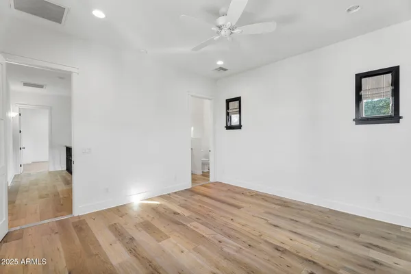 $8,900 | 4901 East Amelia Avenue, Phoenix, AZ 85018
