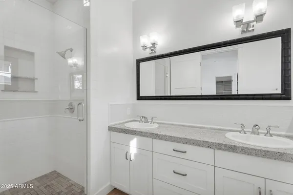 $8,900 | 4901 East Amelia Avenue, Phoenix, AZ 85018