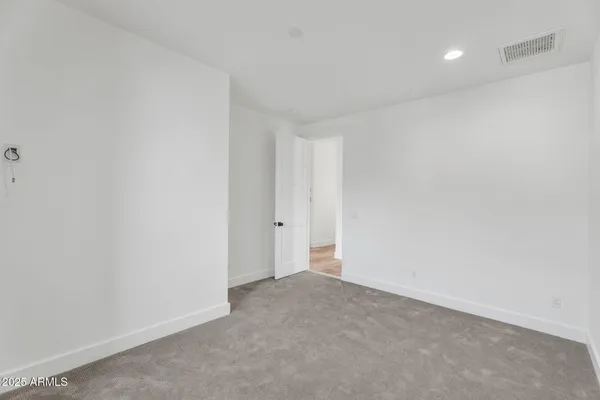 $8,900 | 4901 East Amelia Avenue, Phoenix, AZ 85018