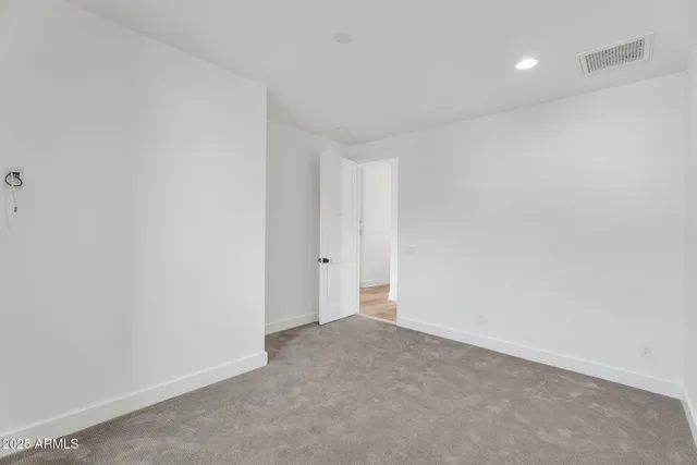 $9,950 | 4901 East Amelia Avenue, Phoenix, AZ 85018