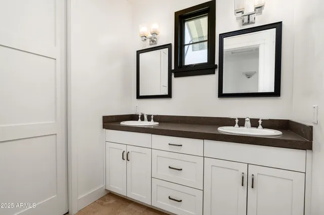 $9,950 | 4901 East Amelia Avenue, Phoenix, AZ 85018