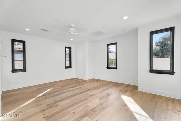 $8,900 | 4901 East Amelia Avenue, Phoenix, AZ 85018