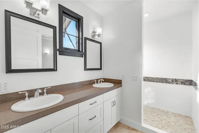 $9,950 | 4901 East Amelia Avenue, Phoenix, AZ 85018