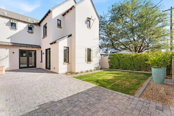 $8,900 | 4901 East Amelia Avenue, Phoenix, AZ 85018