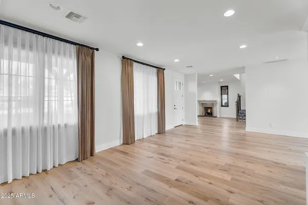 $8,900 | 4901 East Amelia Avenue, Phoenix, AZ 85018