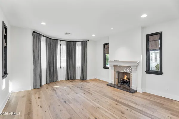 $8,900 | 4901 East Amelia Avenue, Phoenix, AZ 85018