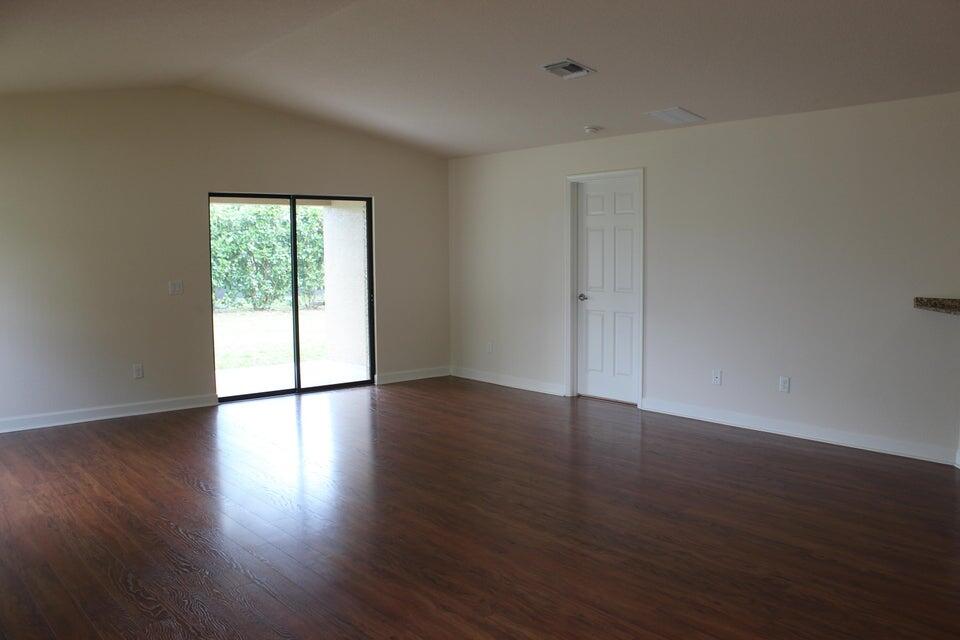 39 Ipanema Way Fort Pierce, FL 34951 - Photo 12 of 15 Living area