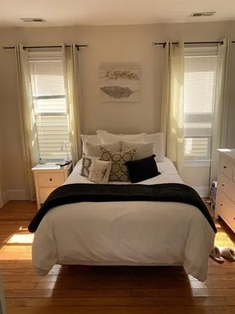 $4,800 | 212 L Street, Unit 3, Boston, MA 02127