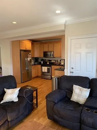 $4,800 | 212 L Street, Unit 3, Boston, MA 02127