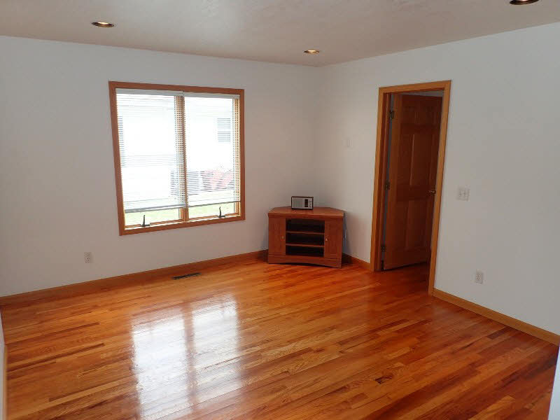 737 Bay Road Bay City, MI 48706 - Photo 11 of 26 Gallery Image 11