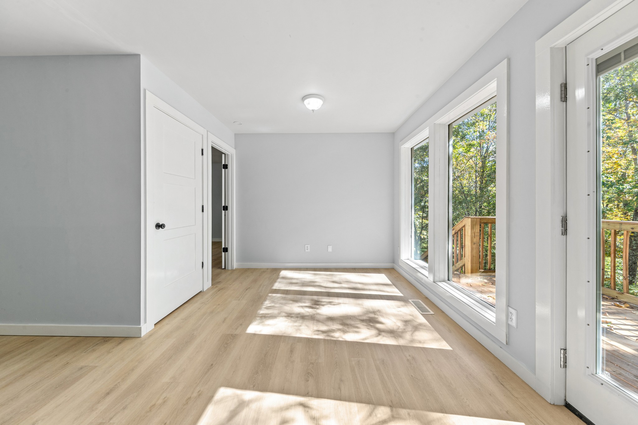 8240 Charlie Brown Road Centerville, TN 37033 - Photo 30 of 72 a view of an empty room and window