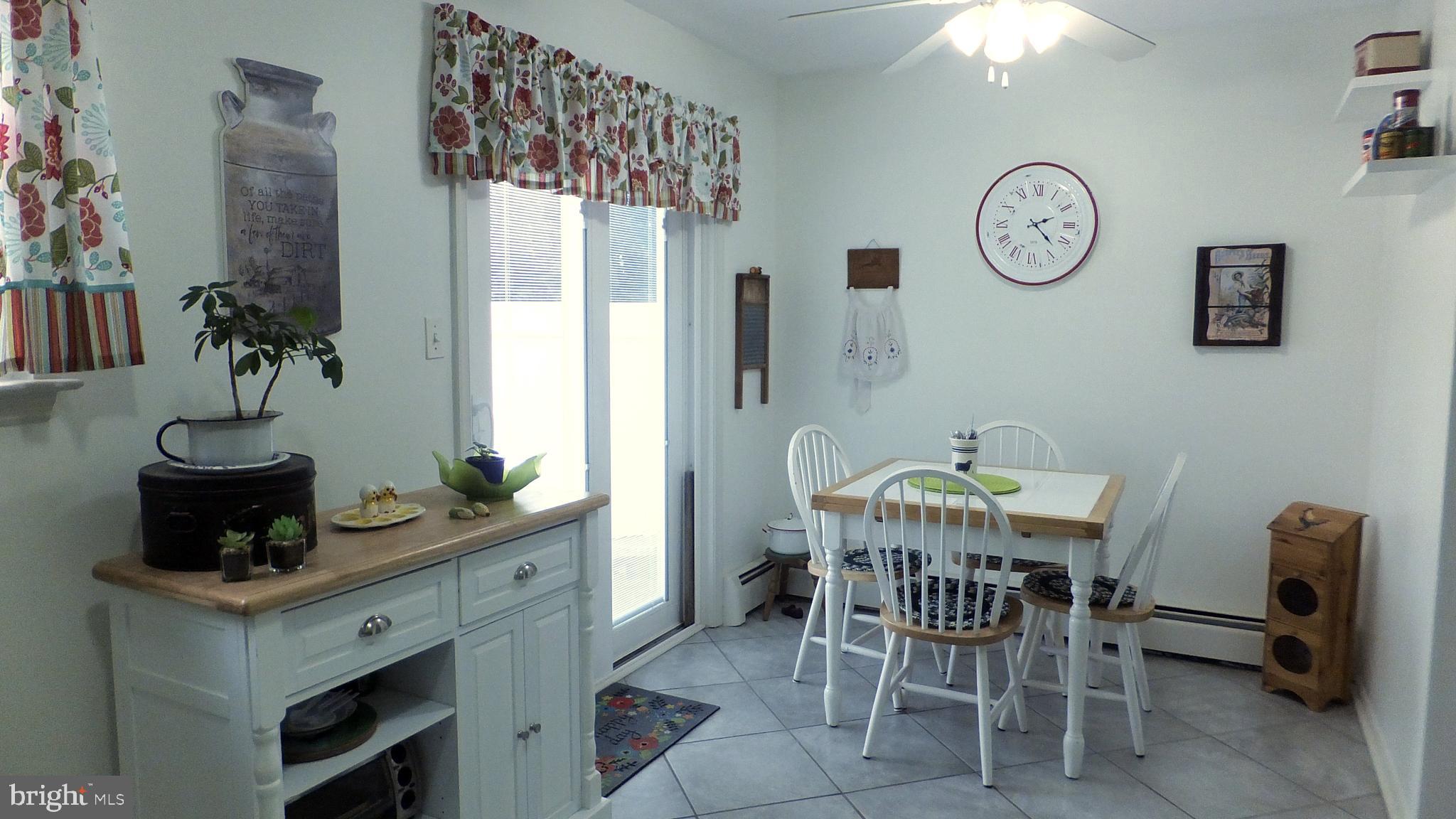 3504 Walnut Ridge Drive Pottstown, PA 19464 - Photo 5 of 18 Sunny eat-in kitchen