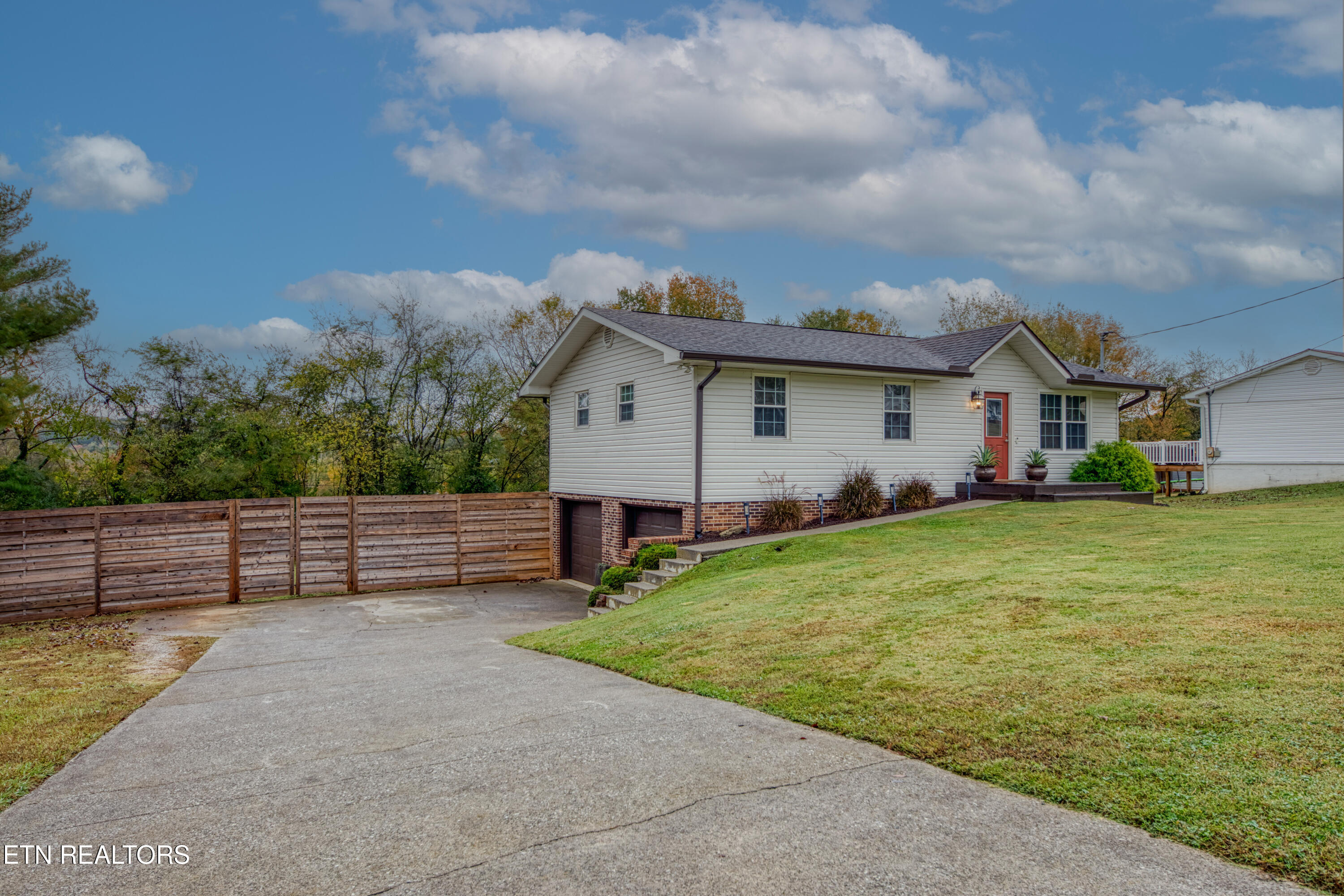 1735 Scott Road Louisville, TN 37777 - Photo 4 of 28 0H3A1666_20