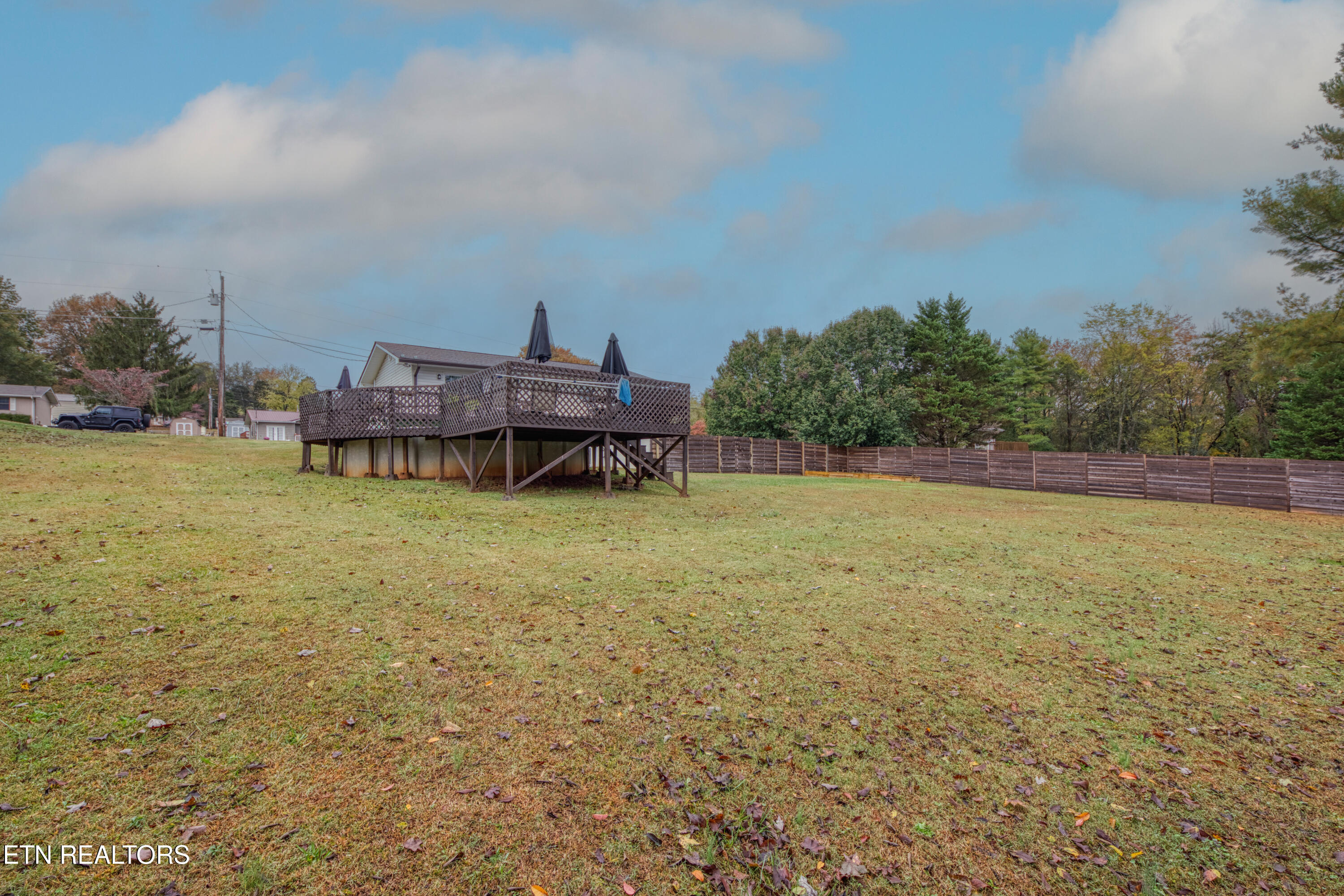 1735 Scott Road Louisville, TN 37777 - Photo 9 of 28 0H3A1678_24