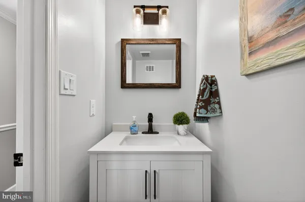 $608,900 | 10111 Chestnut Wood Lane, Burke, VA 22015