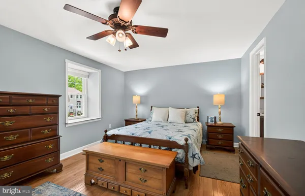 $608,900 | 10111 Chestnut Wood Lane, Burke, VA 22015