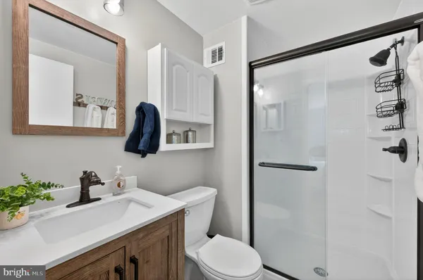 $608,900 | 10111 Chestnut Wood Lane, Burke, VA 22015