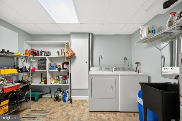 $608,900 | 10111 Chestnut Wood Lane, Burke, VA 22015