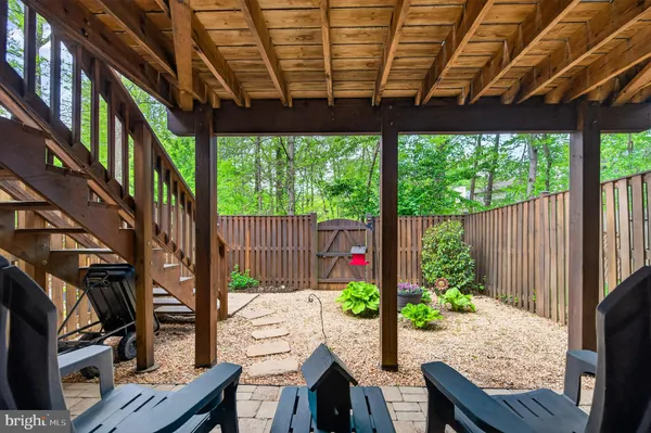 $608,900 | 10111 Chestnut Wood Lane, Burke, VA 22015