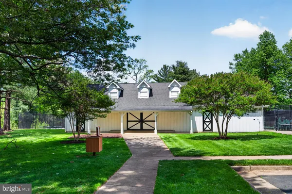 $608,900 | 10111 Chestnut Wood Lane, Burke, VA 22015