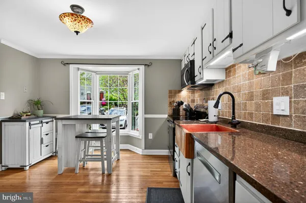 $608,900 | 10111 Chestnut Wood Lane, Burke, VA 22015