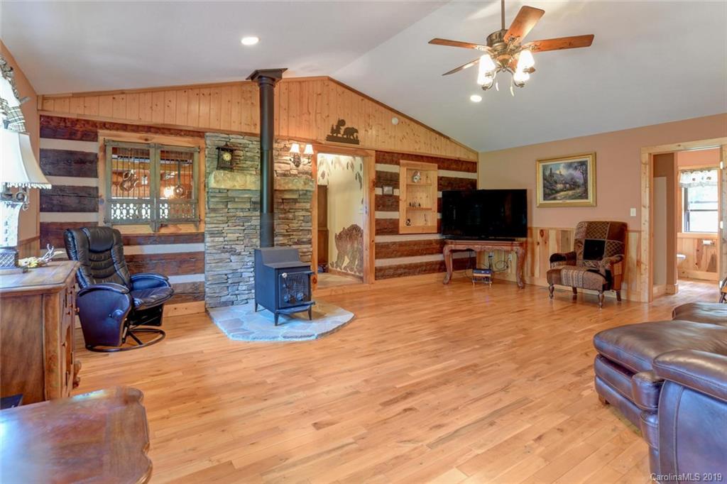 31 Cabin Cove Road Leicester, NC 28748 - Photo 4 of 37 Gallery Image 4
